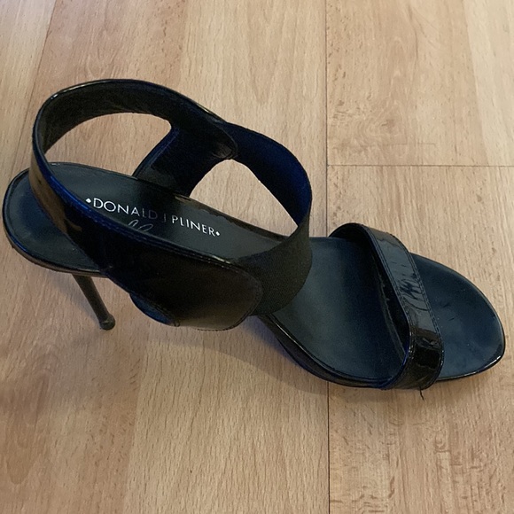 Size 8 Donald J Pliner black stilettos - Picture 4 of 9
